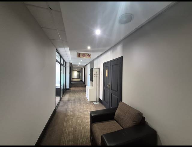 911M² OFFICE TO LET IN SANDTON CENTRAL